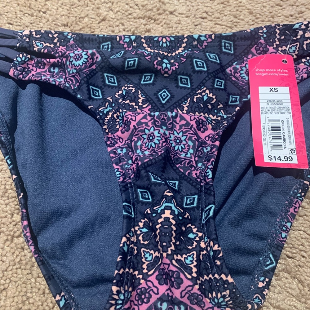 Bathing suit - Picture 5 of 7